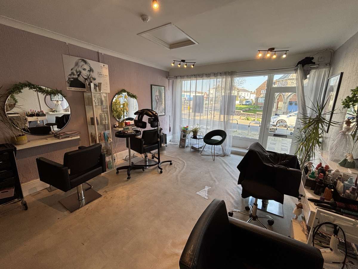 Retail/Shop in Littlehampton - photo 4