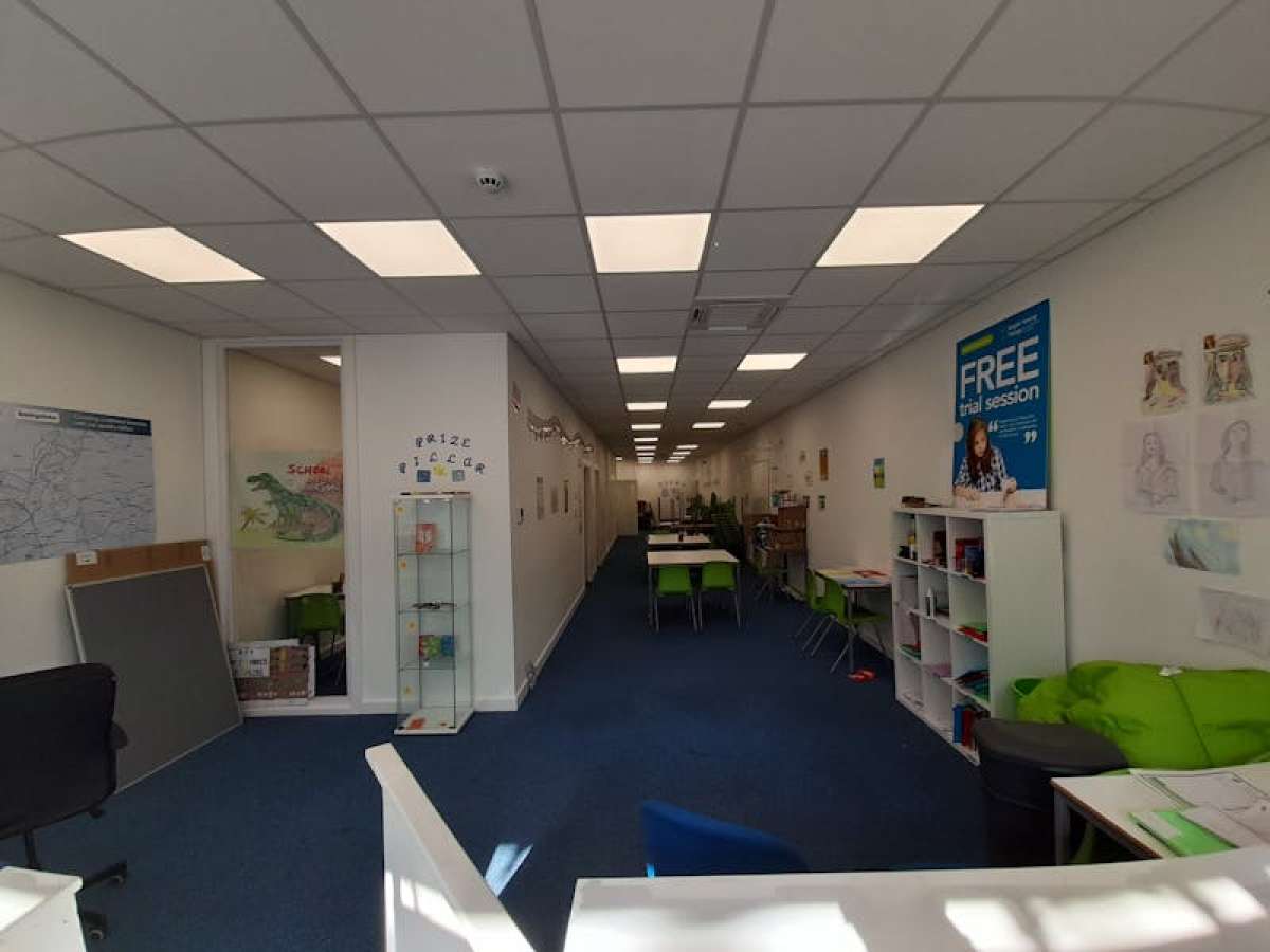 Retail/Shop in Basingstoke - photo 3