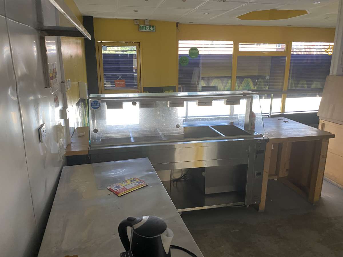 Retail/Shop in West Bromwich - photo 3