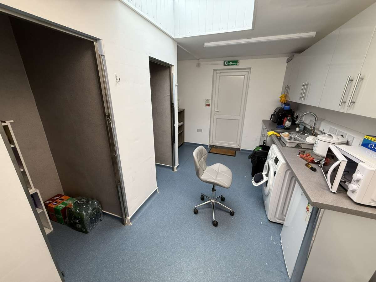 Retail/Shop in Leicester - photo 4