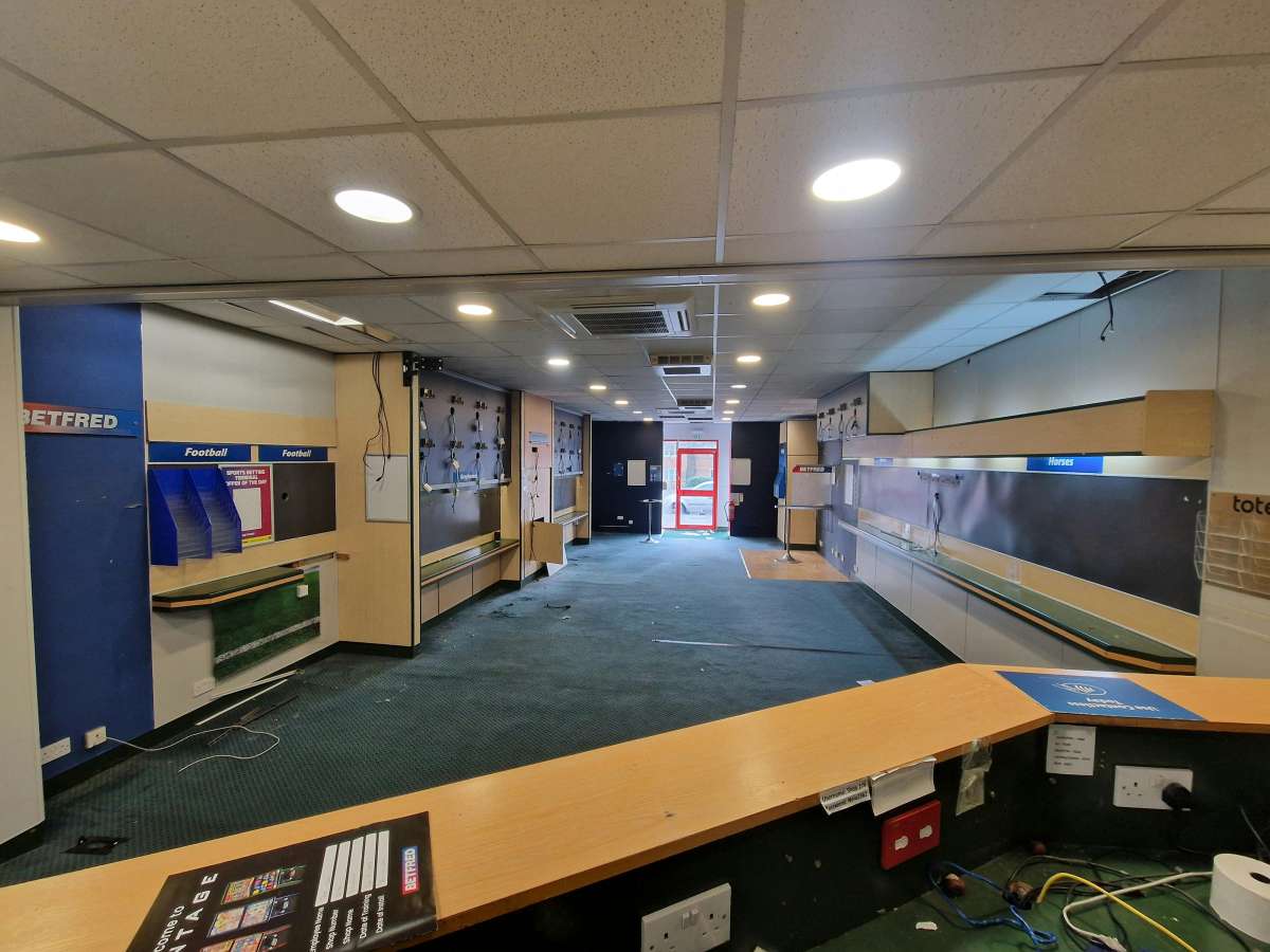 Retail/Shop in Waterlooville - photo 4