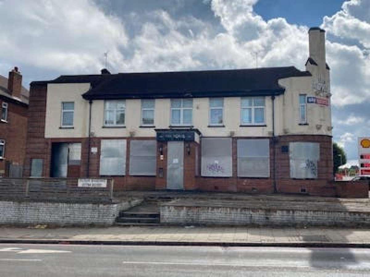 Retail/Shop in London - photo 2