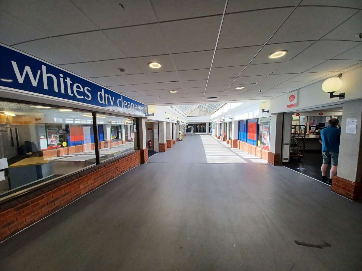 Retail/Shop in Plymouth - photo 4