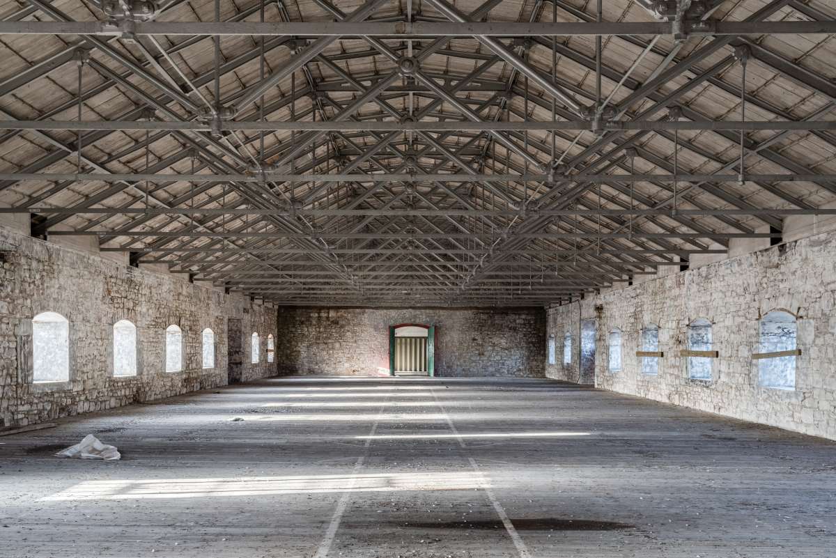 Retail/Shop in Plymouth - photo 4