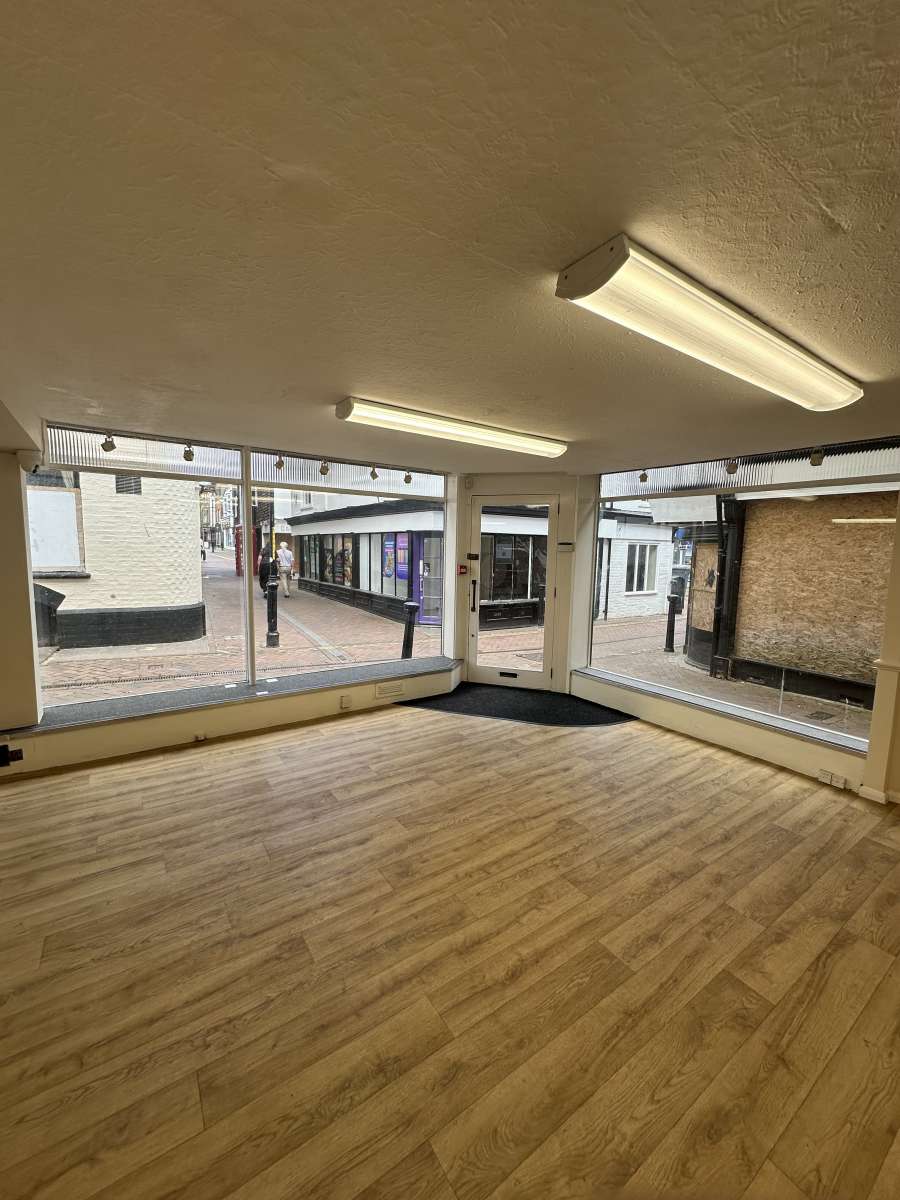 Retail/Shop in Ashford - photo 4
