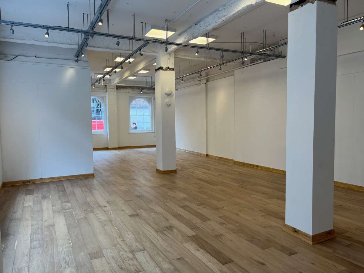 Retail/Shop in Exeter - photo 2