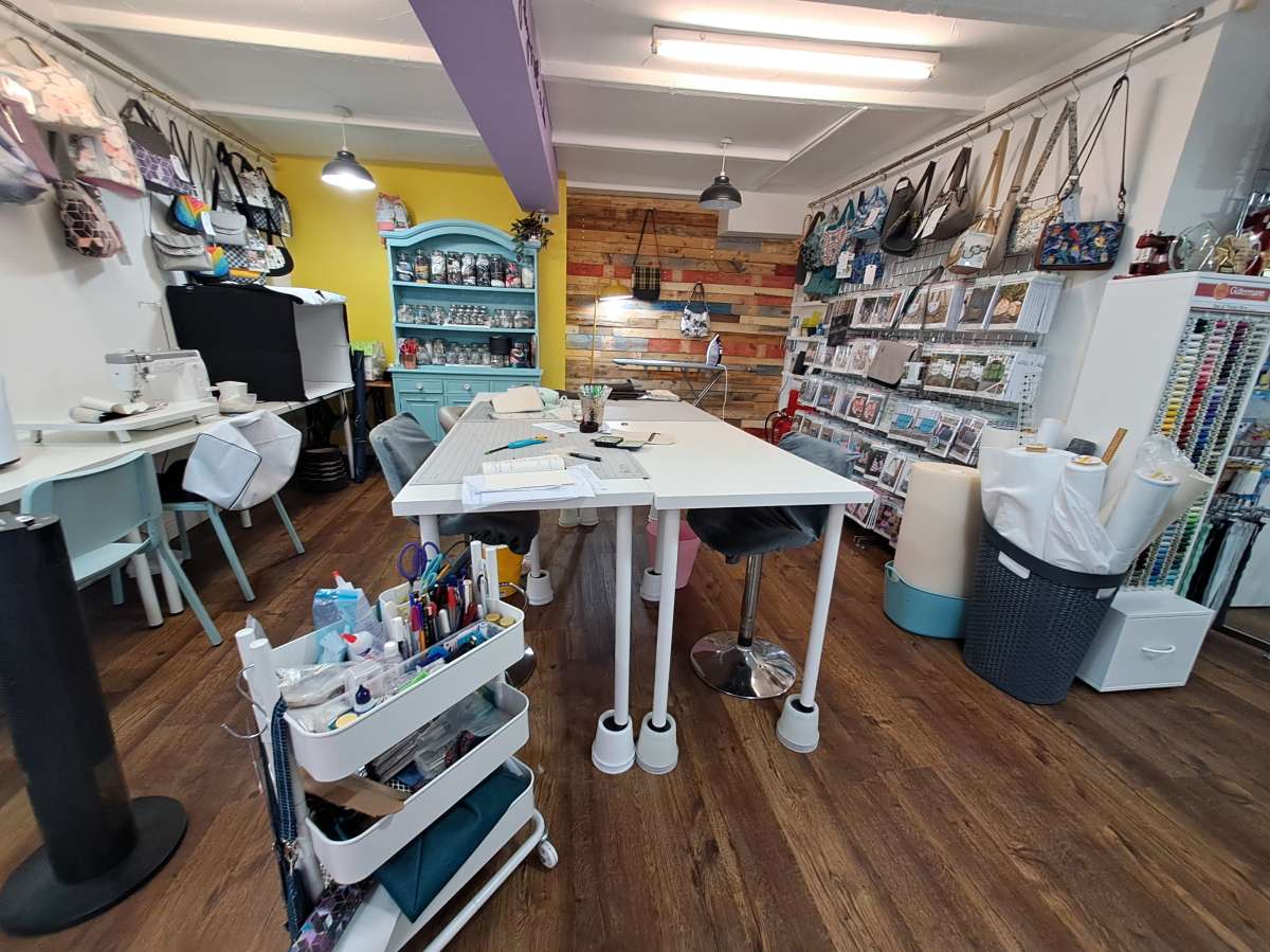 Retail/Shop in Camborne - photo 3