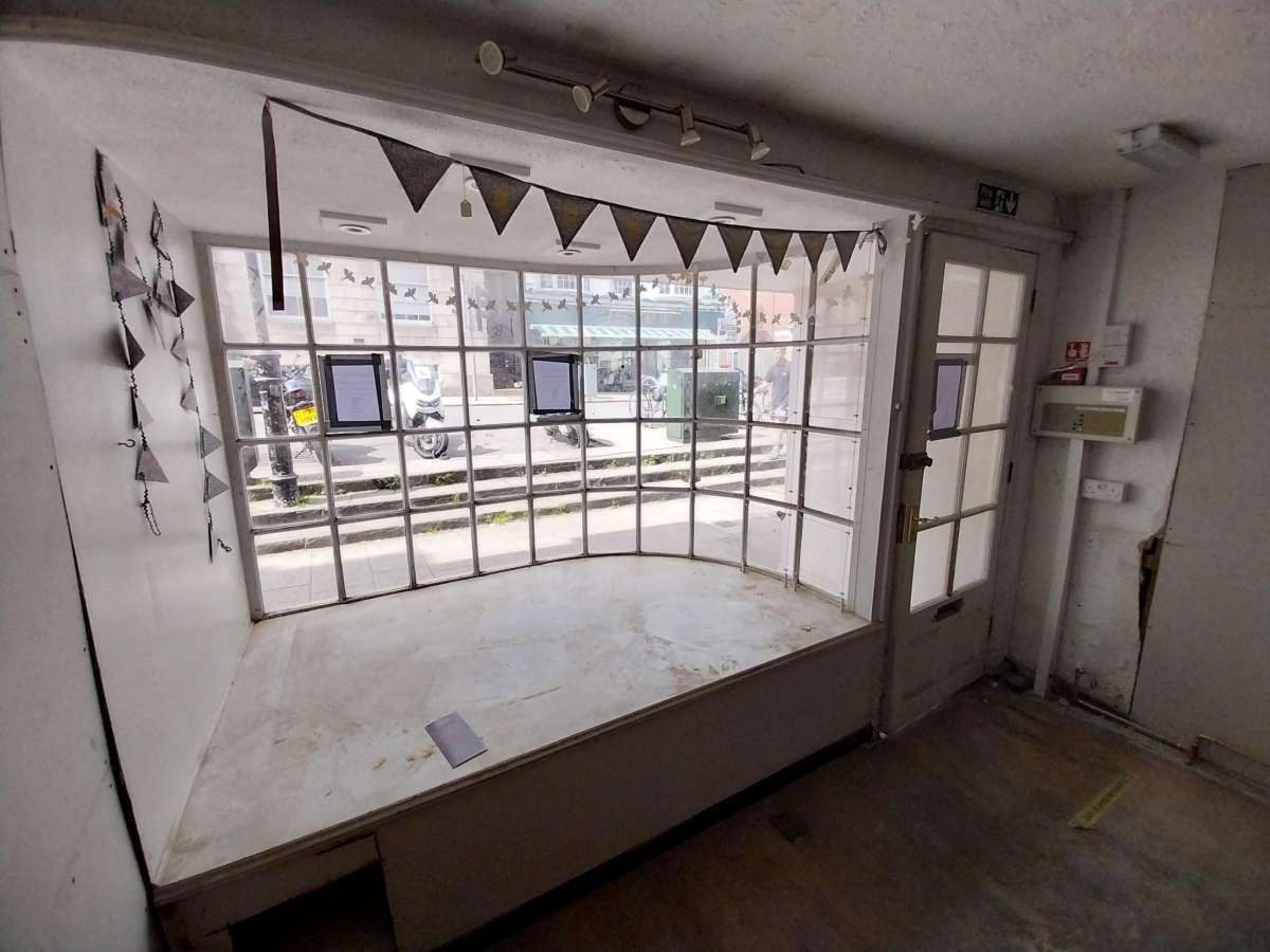 Retail/Shop in Lewes - photo 2