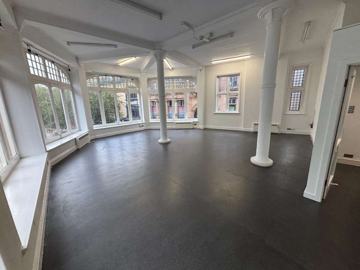 Retail/Shop in Leicester - photo 2