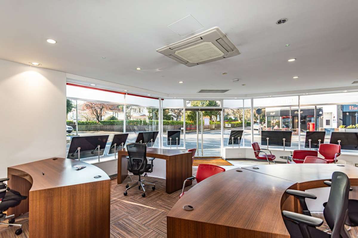 Retail/Shop in Poole - photo 2