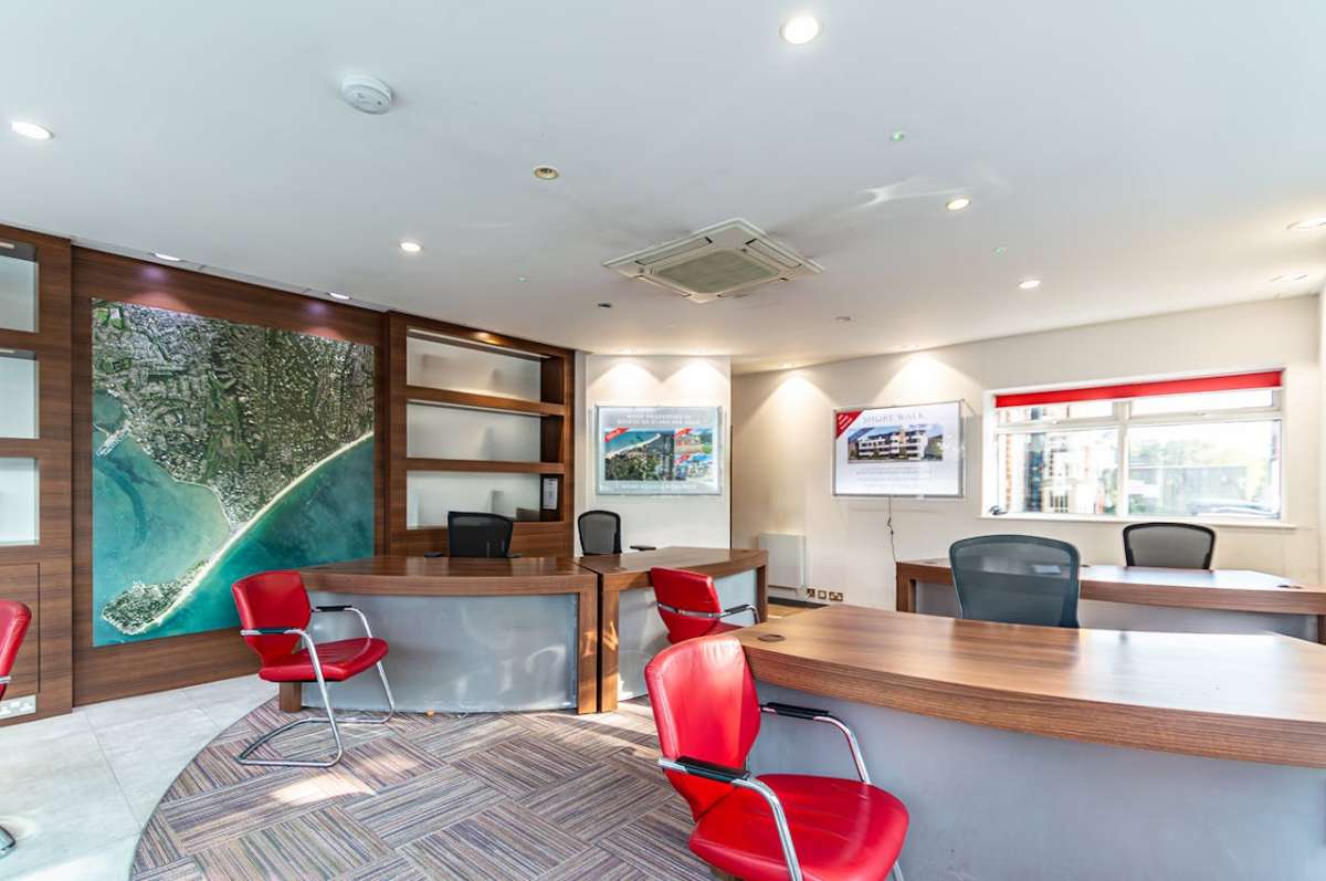 Retail/Shop in Poole - photo 3