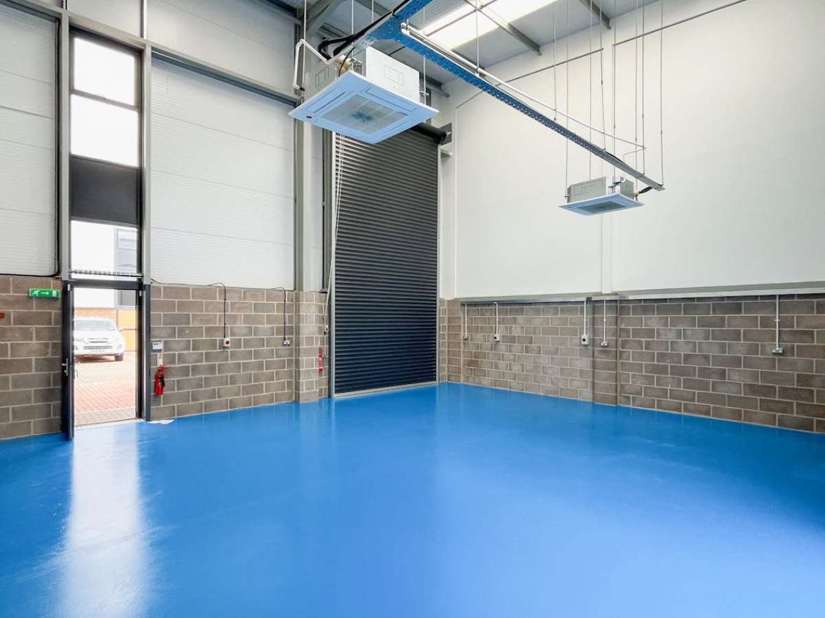 Retail/Shop in Wimborne - photo 2