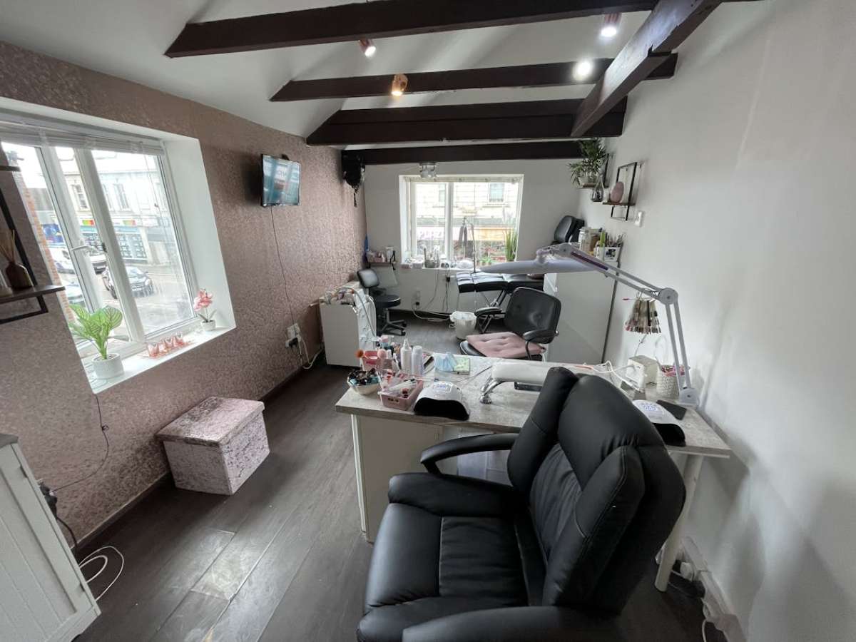 Retail/Shop in Bournemouth - photo 4