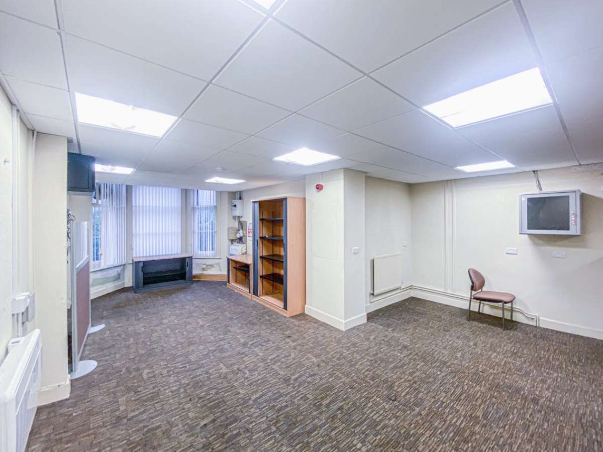 Retail/Shop in Bournemouth - photo 3