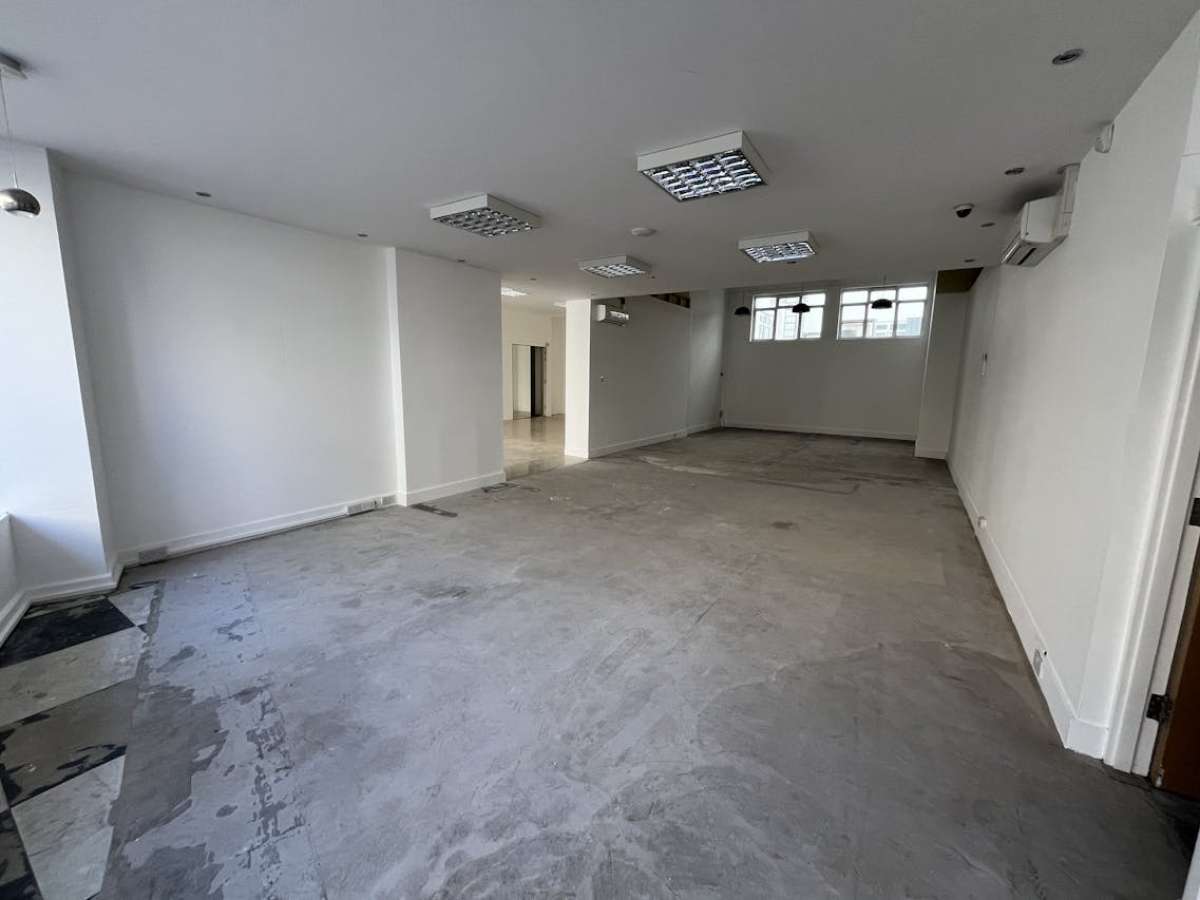 Retail/Shop in Bournemouth - photo 4