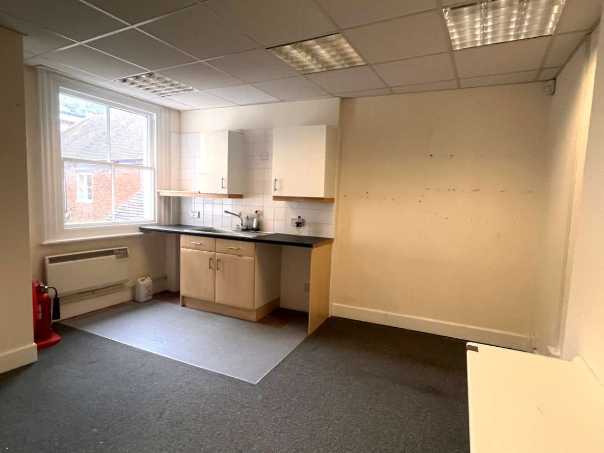 Retail/Shop in Winchester - photo 4