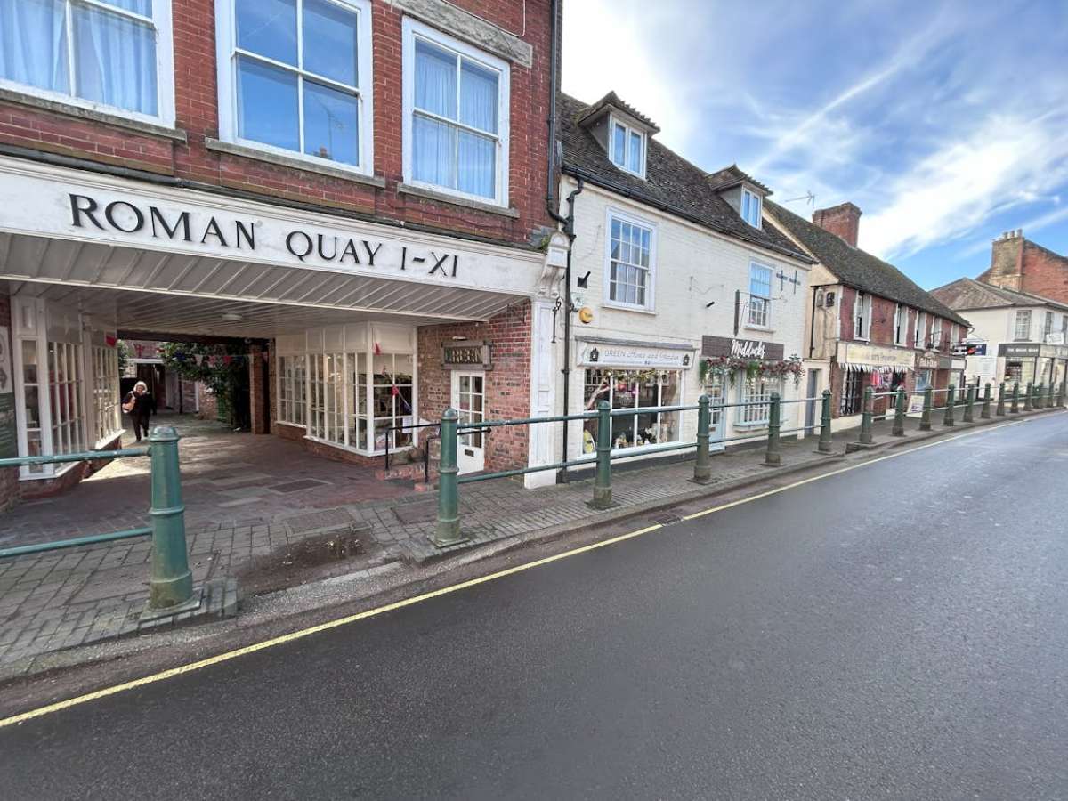 Retail/Shop in Fordingbridge - photo 3