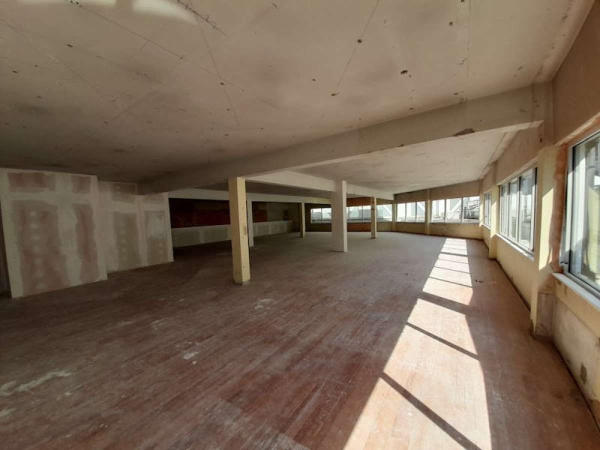 Retail/Shop in Basingstoke - photo 2