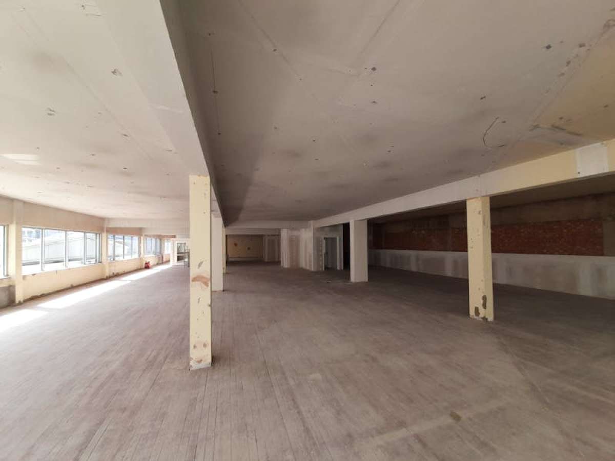 Retail/Shop in Basingstoke - photo 3