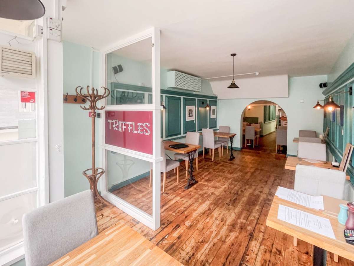 Retail/Shop in Fareham - photo 2