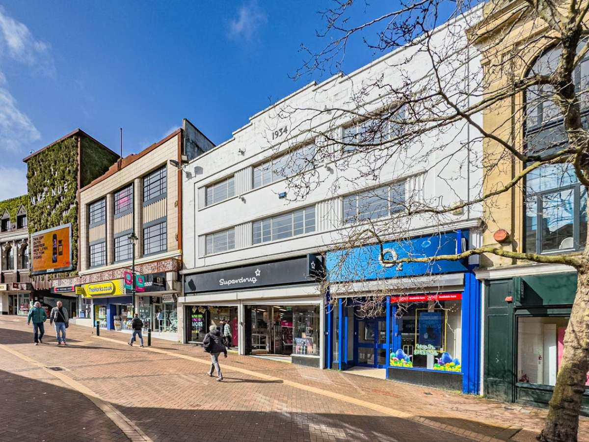Retail/Shop in Bournemouth - photo 2