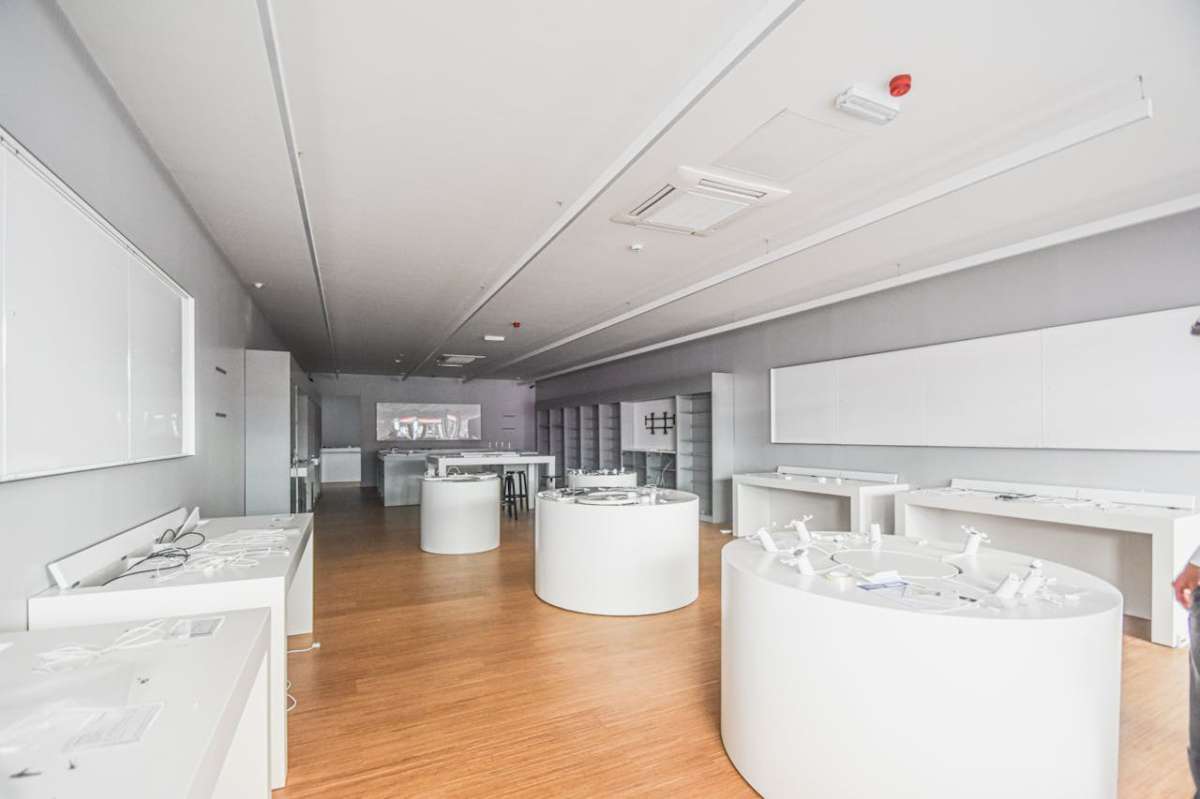 Retail/Shop in Bournemouth - photo 2