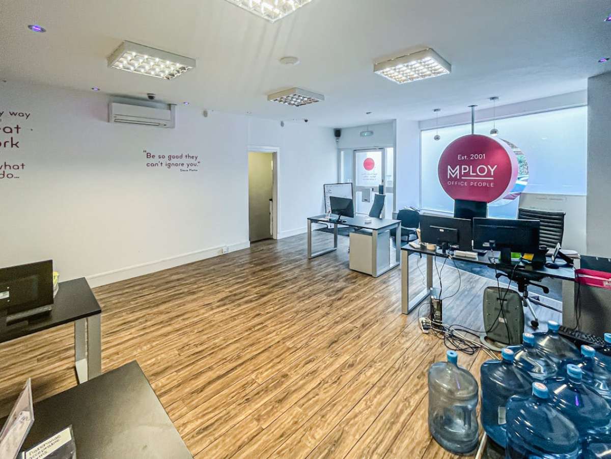 Retail/Shop in Bournemouth - photo 3