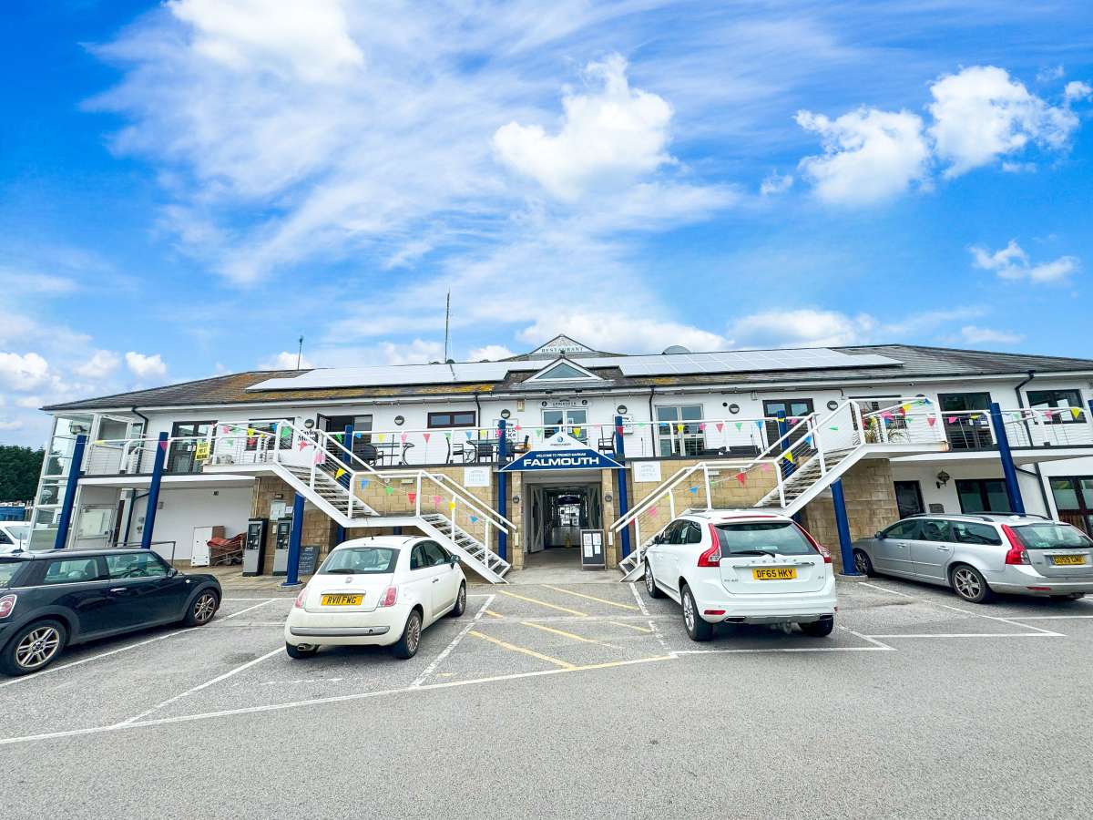 Retail/Shop in Falmouth - photo 2