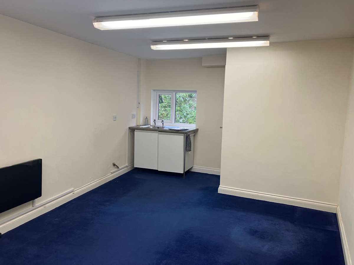 Retail/Shop in Liskeard - photo 3