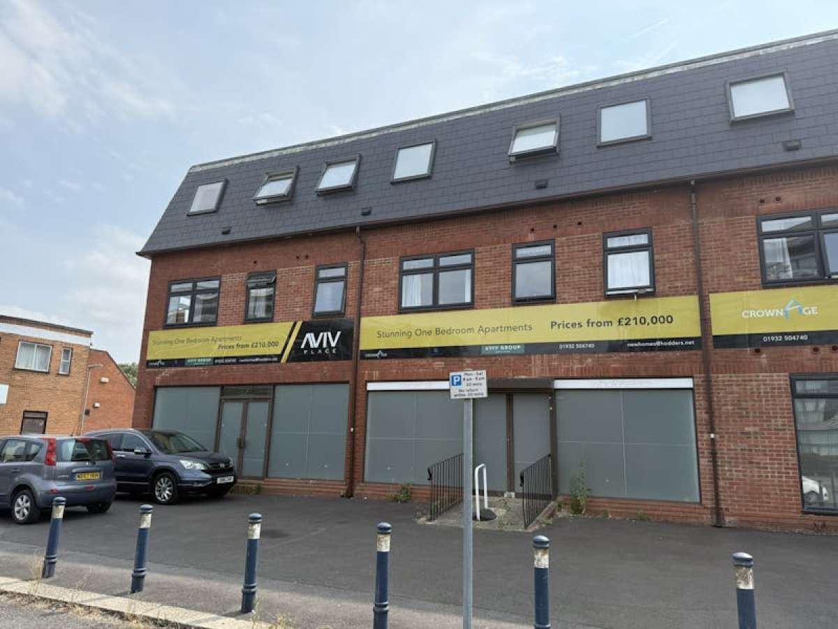 Retail/Shop in Addlestone - photo 2