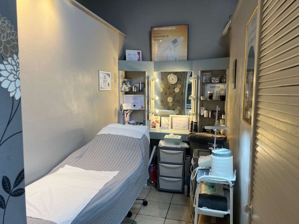 Retail/Shop in Winchester - photo 2