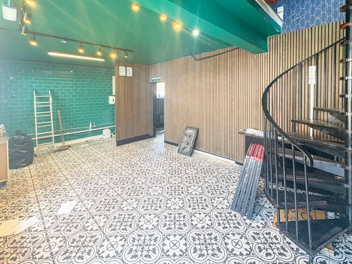 Retail/Shop in Poole - photo 3