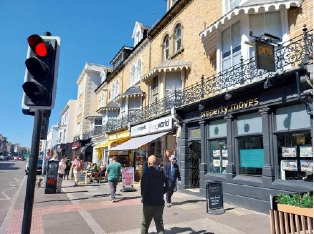 Retail/Shop in Hove - photo 2