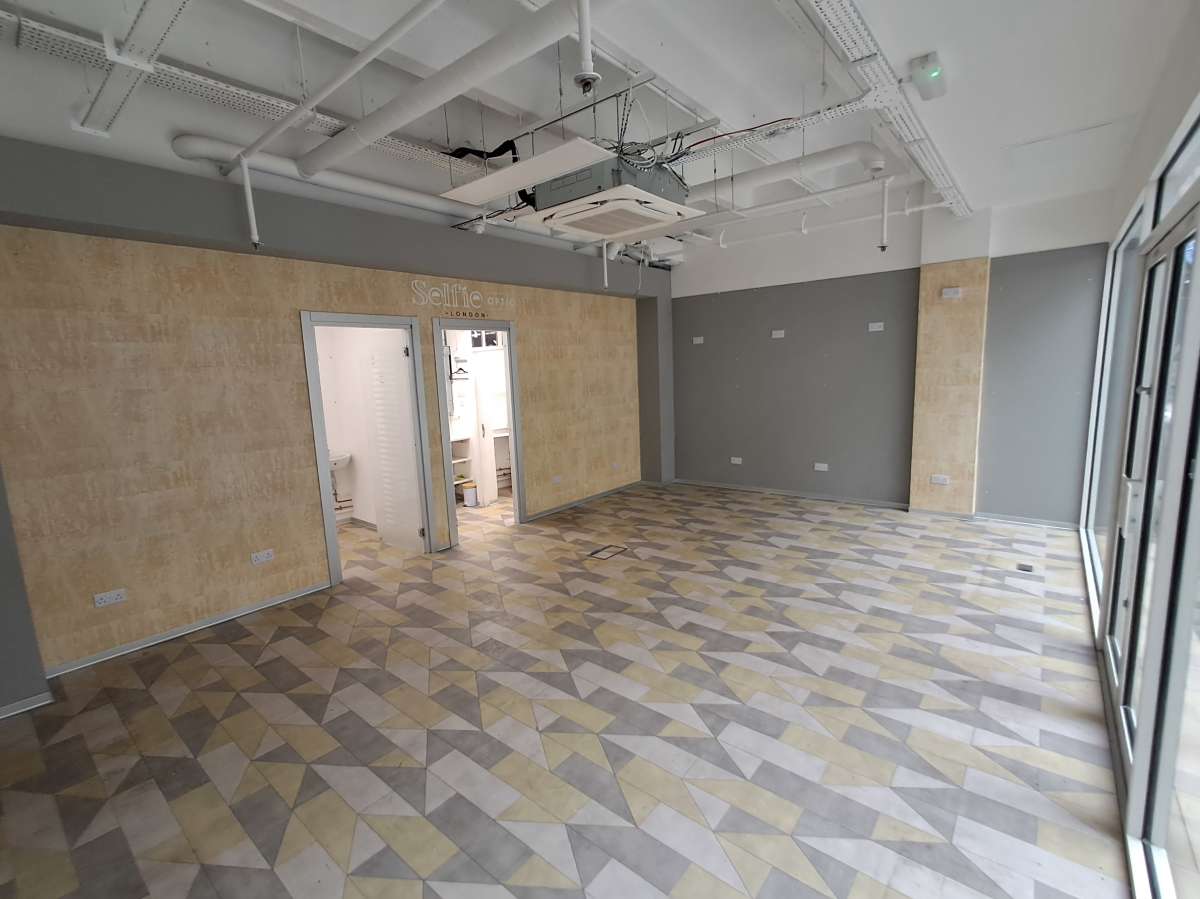 Retail/Shop in Kingston on Thames - photo 3