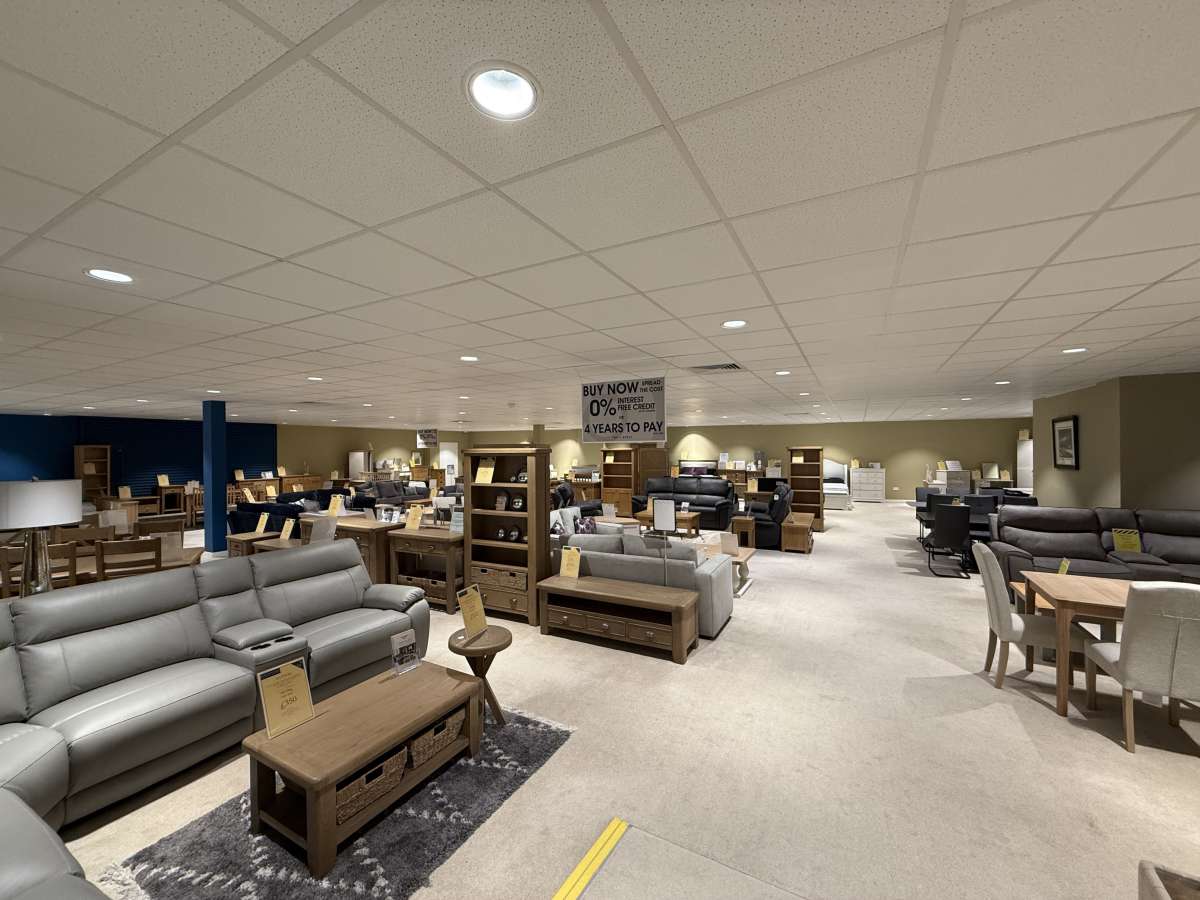 Retail/Shop in Elgin - photo 2