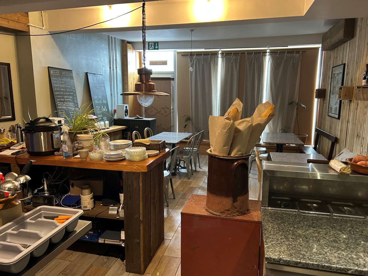 Retail/Shop in Kingsbridge - photo 3