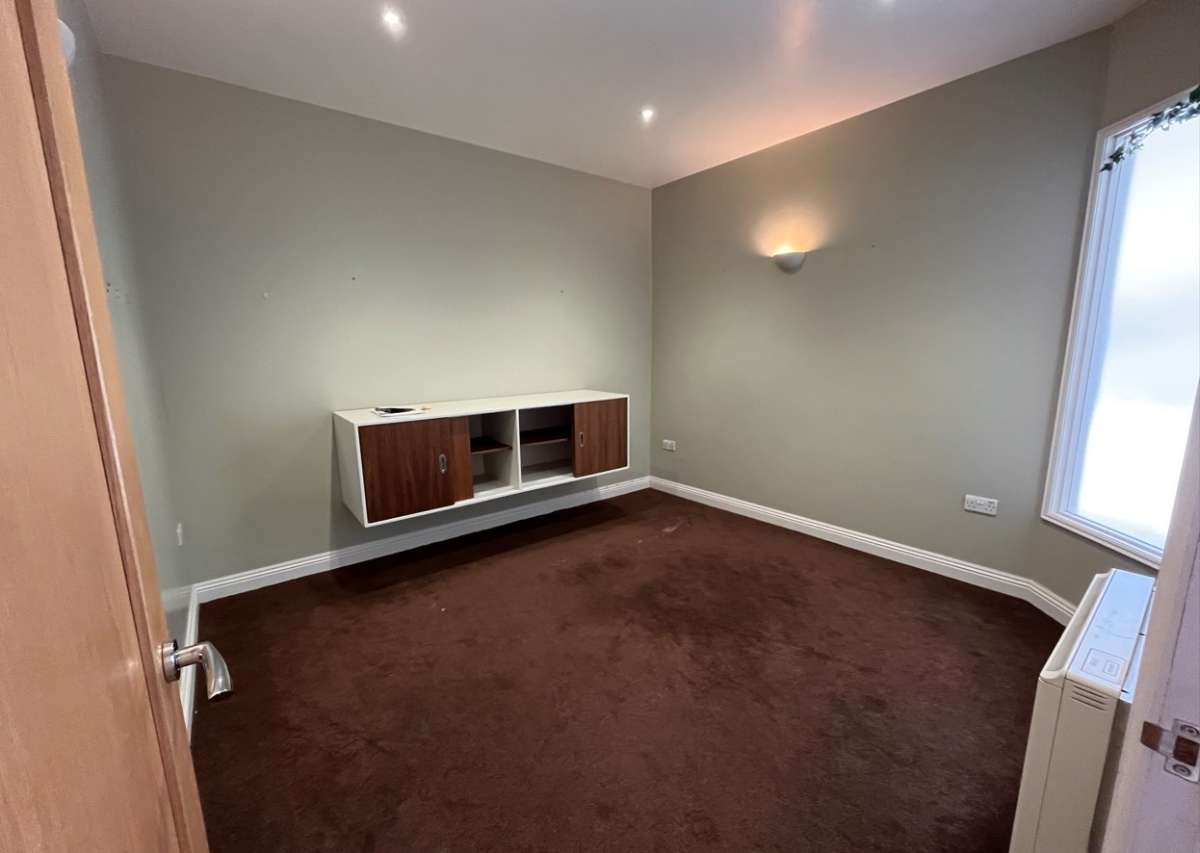 Retail/Shop in Melksham - photo 2