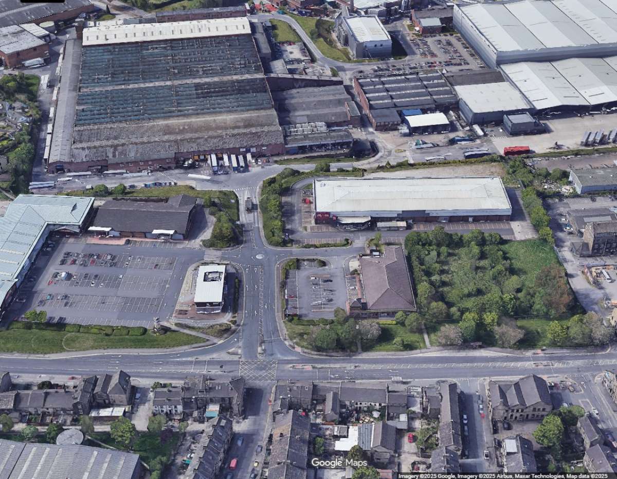 Retail/Shop in Bradford - photo 2