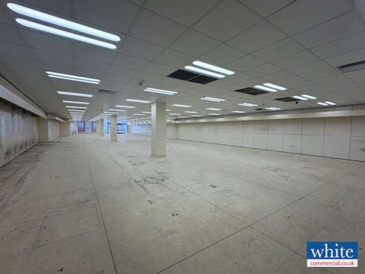 Retail/Shop in Bicester - photo 4