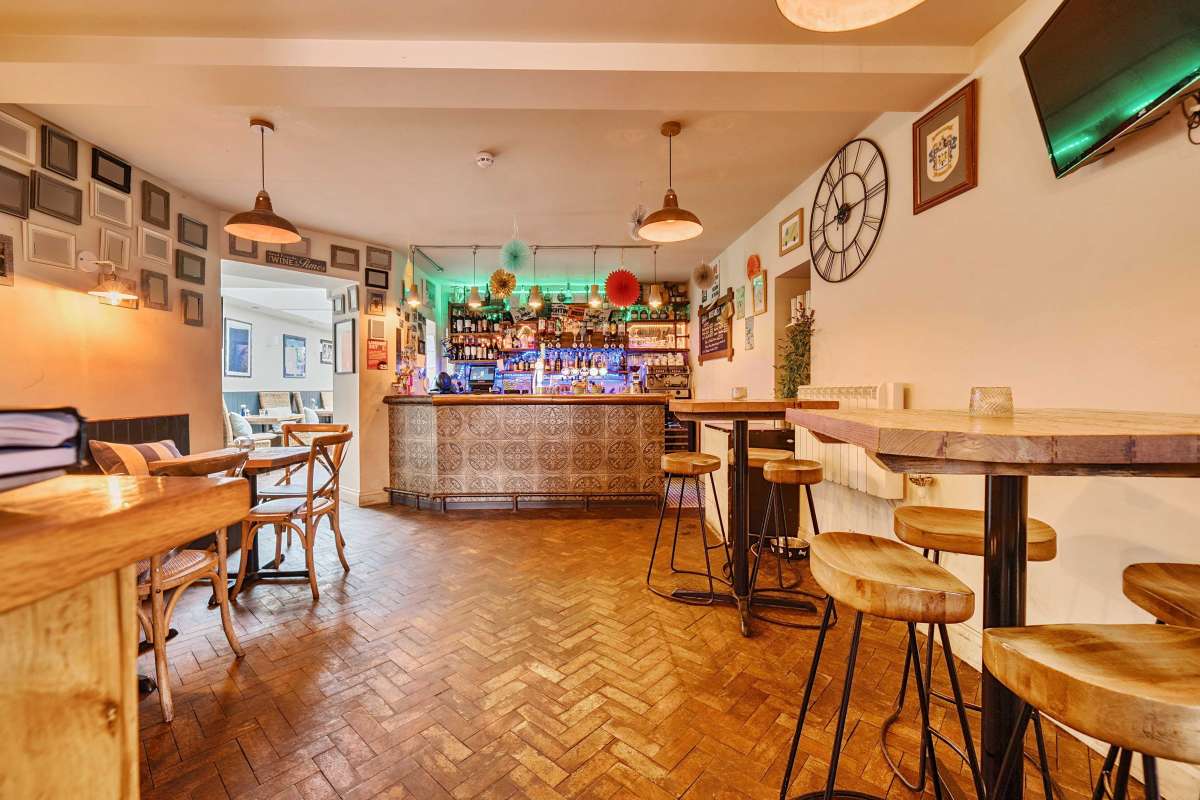 Retail/Shop in Padstow - photo 2