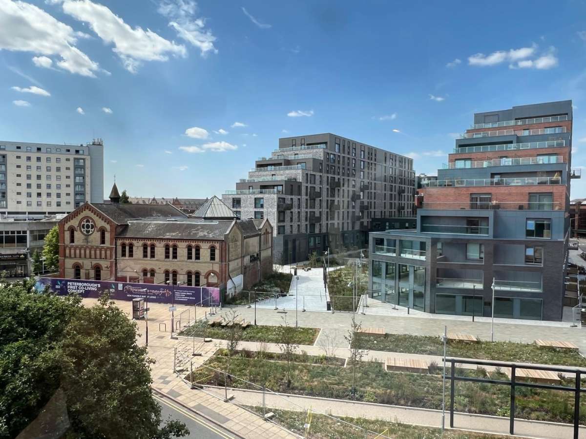 Retail/Shop in Peterborough - photo 2