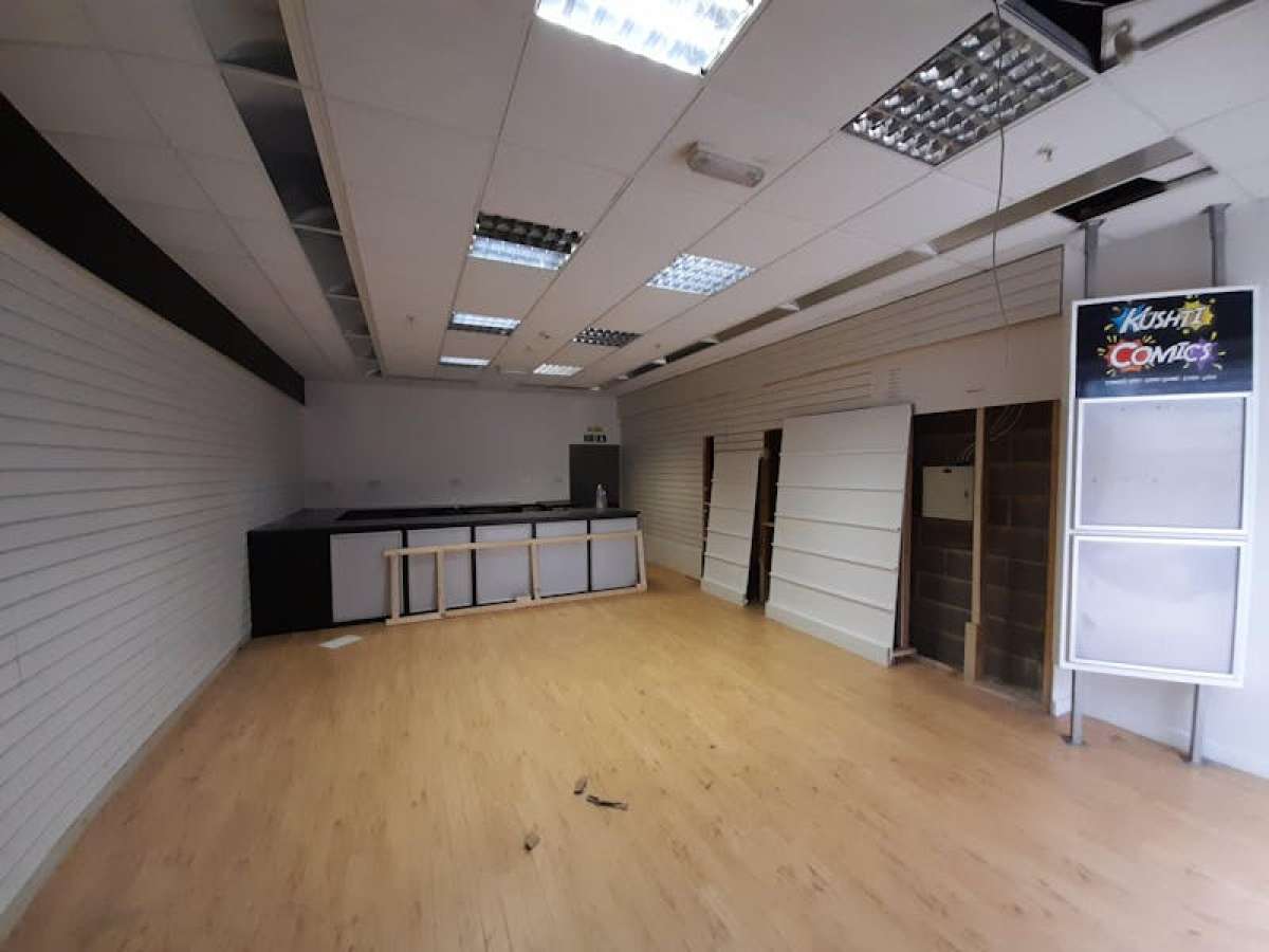Retail/Shop in Basingstoke - photo 2