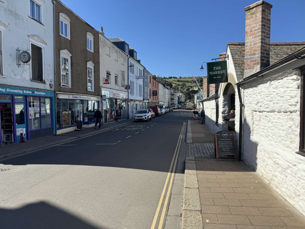 Retail/Shop in Dartmouth - photo 2