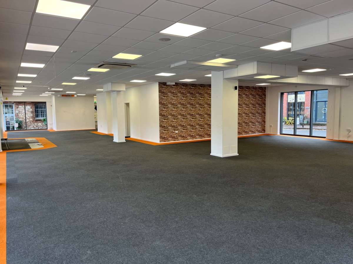 Retail/Shop in Exeter - photo 3