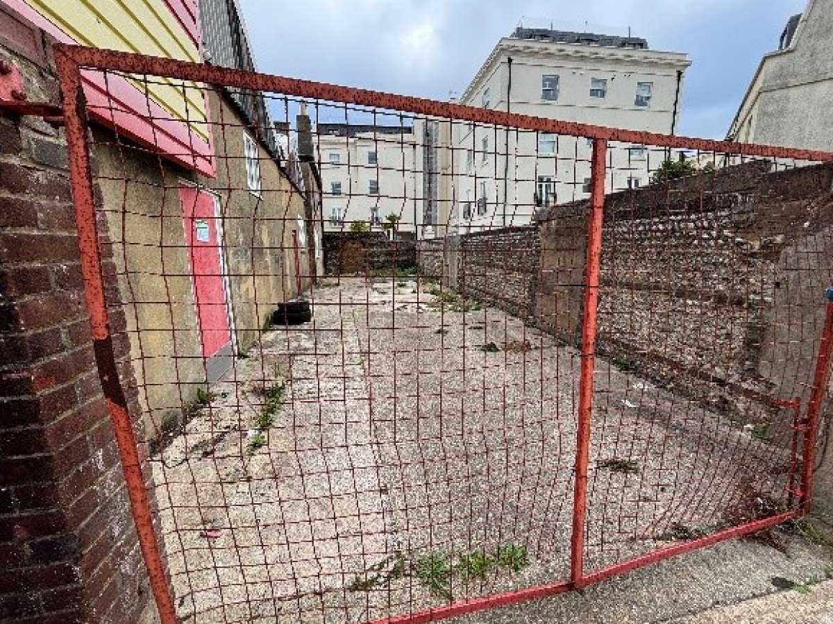 Retail/Shop in Worthing - photo 2