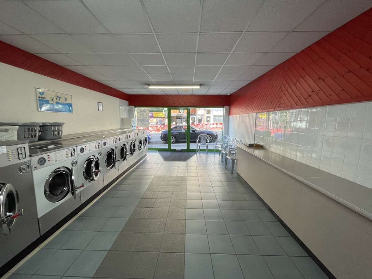 Retail/Shop in Bournemouth - photo 3