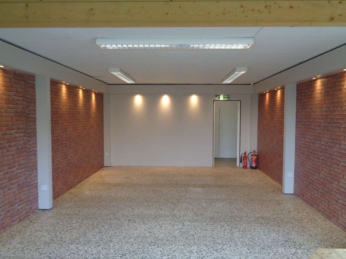 Retail/Shop in Exmouth - photo 2