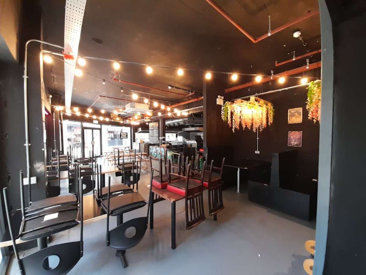 Retail/Shop in Basingstoke - photo 4