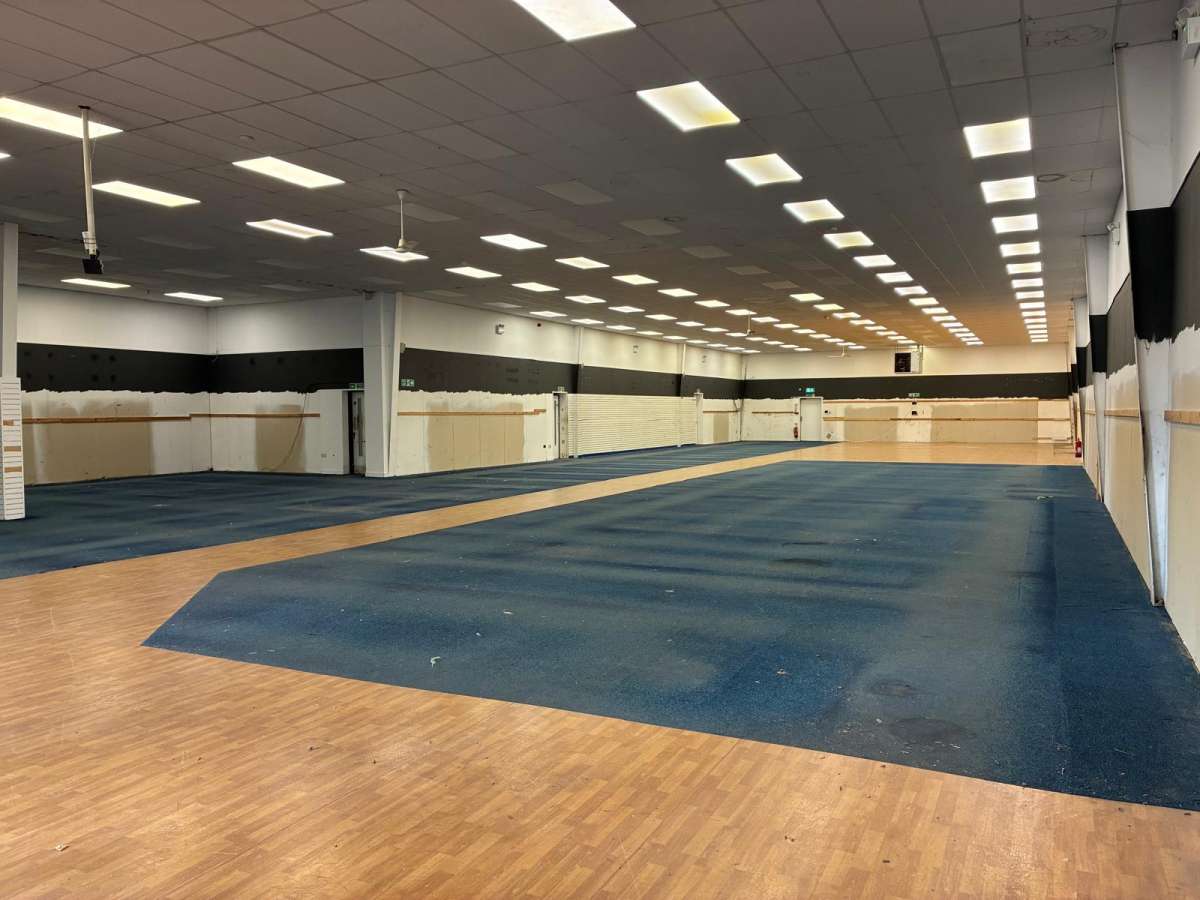 Retail/Shop in March - photo 3