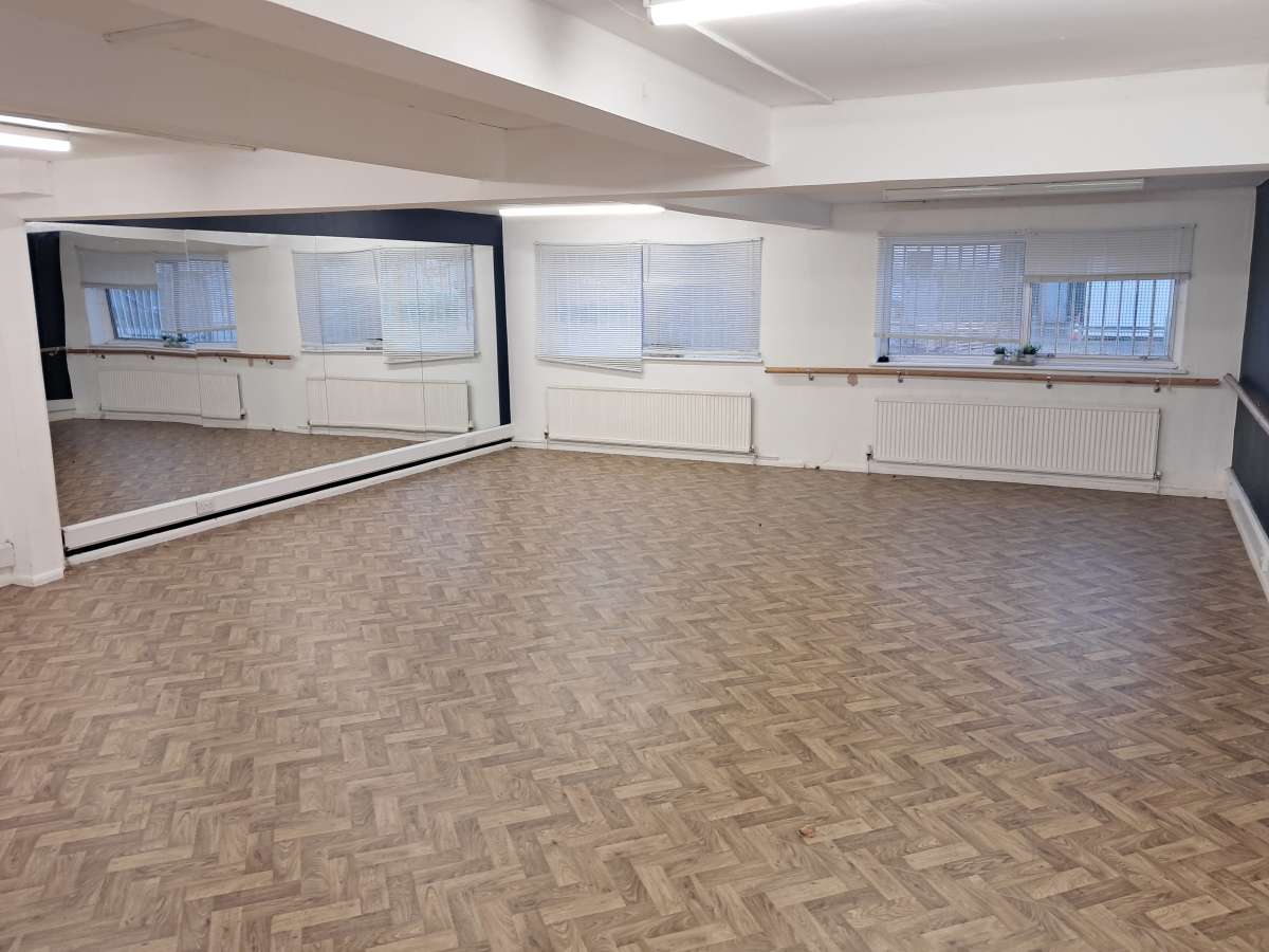 Retail/Shop in Lincoln - photo 3